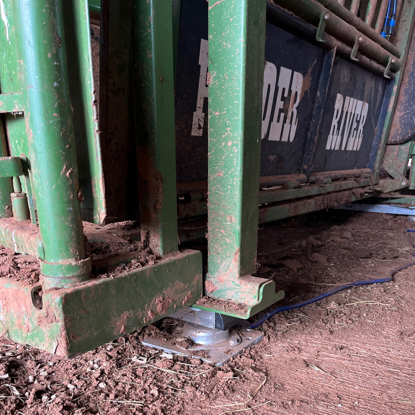 Tru-Test HD5T Load Bars | 39" Heavy-Duty 11,000 lb Cattle Squeeze Chute Scale Bars