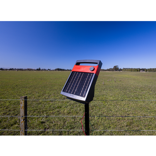Speedrite S500 Solar Electric Fence Charger - 12V Battery, 0.5J, 30 Mile